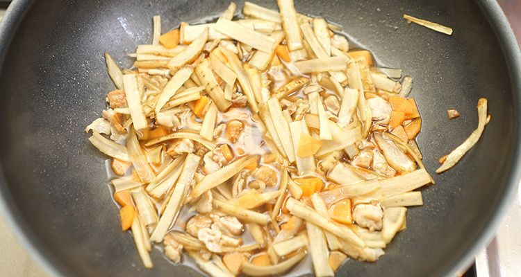 ひじきと鶏肉の炊き込みご飯レシピ