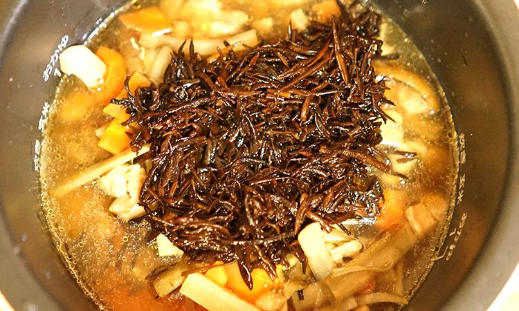 ひじきと鶏肉の炊き込みご飯レシピ